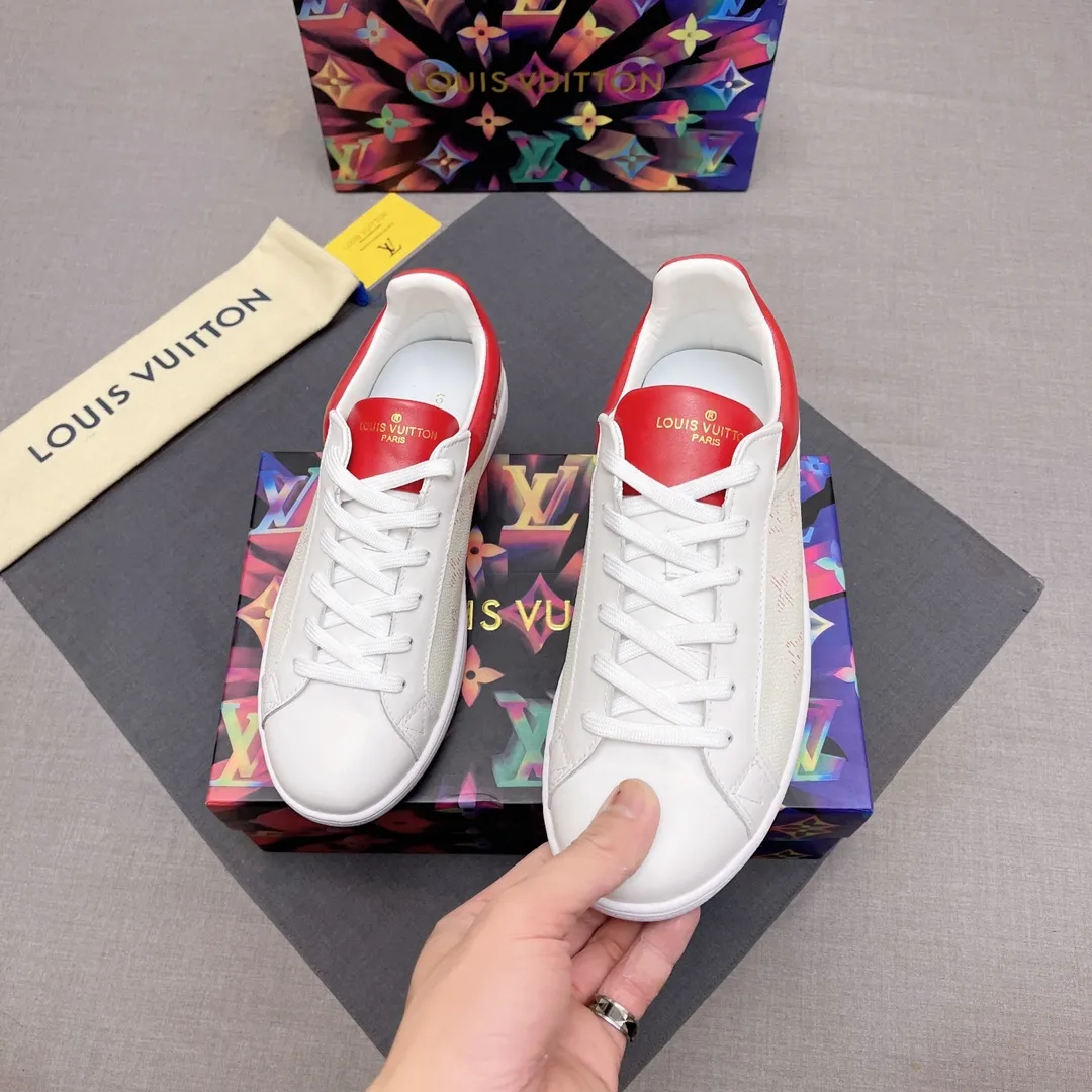 p360 🙏LV men's shoes official website has launched the latest 1:1 copy, synchronized with Hong Kong counters, and on the same catwalk; all "🍡🍡, the rubber outsole is non-slip and wear-resistant; the fabric is made of first-layer cowhide and 3D printing, sheepskin lining, comfortable to wear, attractive style, fine workmanship, with simple and neat shoe last JP, showing the boldness and toughness of men, multiple colors available Code numbers 38 to 44, 45 to 46 can be customized. No. 019